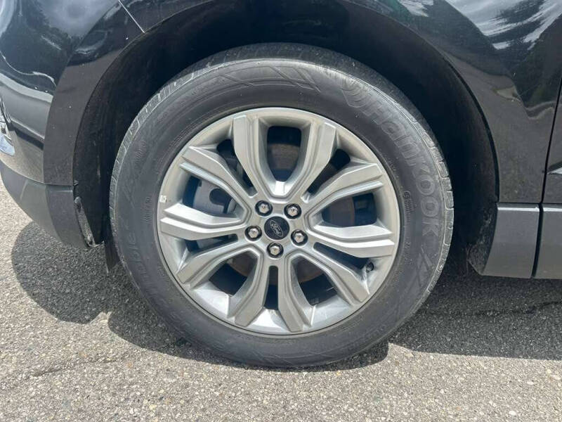 2023 Ford Edge Titanium