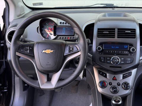 2013 Chevrolet Sonic LT Manual