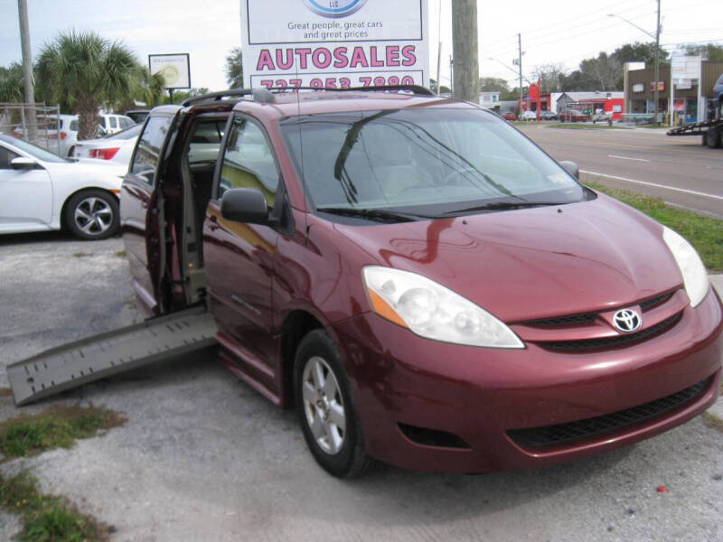 2010 Toyota Sienna LE 7-Passenger