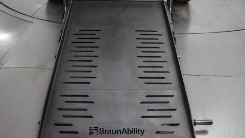 2025 Chrysler Voyager LX