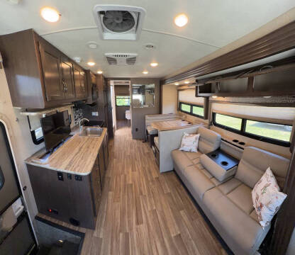 2018 Thor Motor Coach Ace 30.3