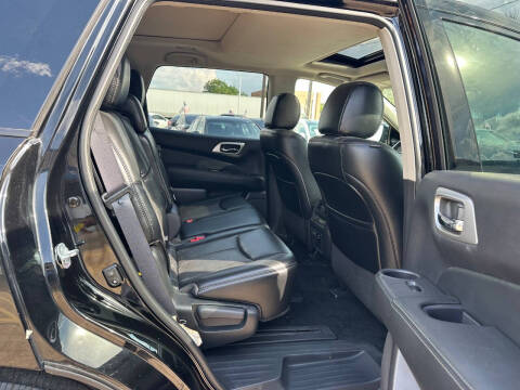 2017 Nissan Pathfinder Platinum