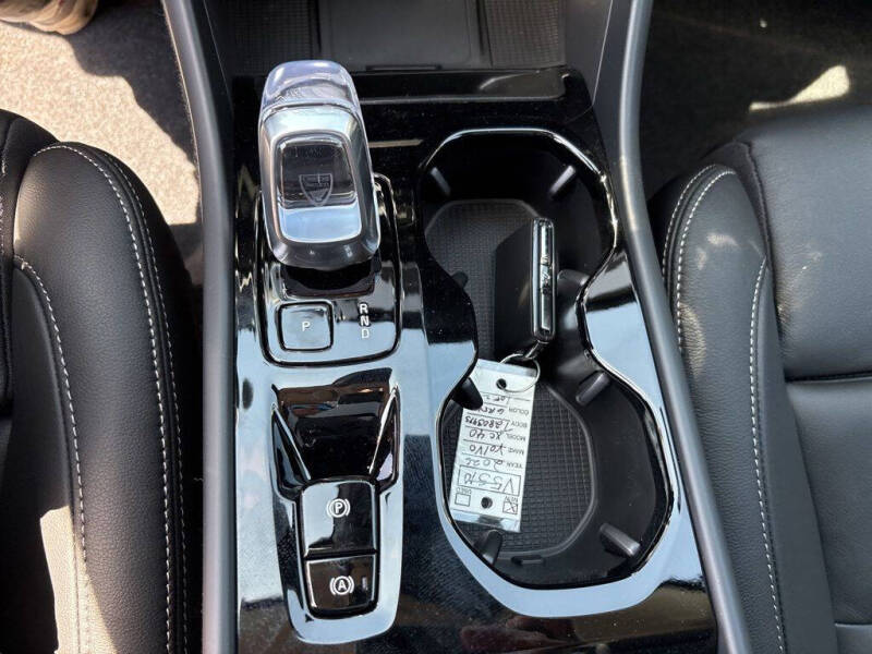 2026 Volvo XC40 B5 Plus