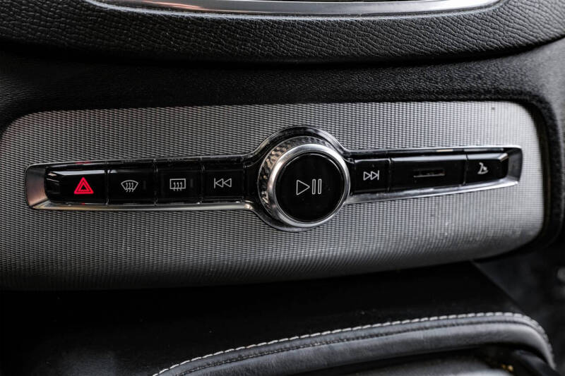 2016 Volvo XC90 T8 eAWD R-Design