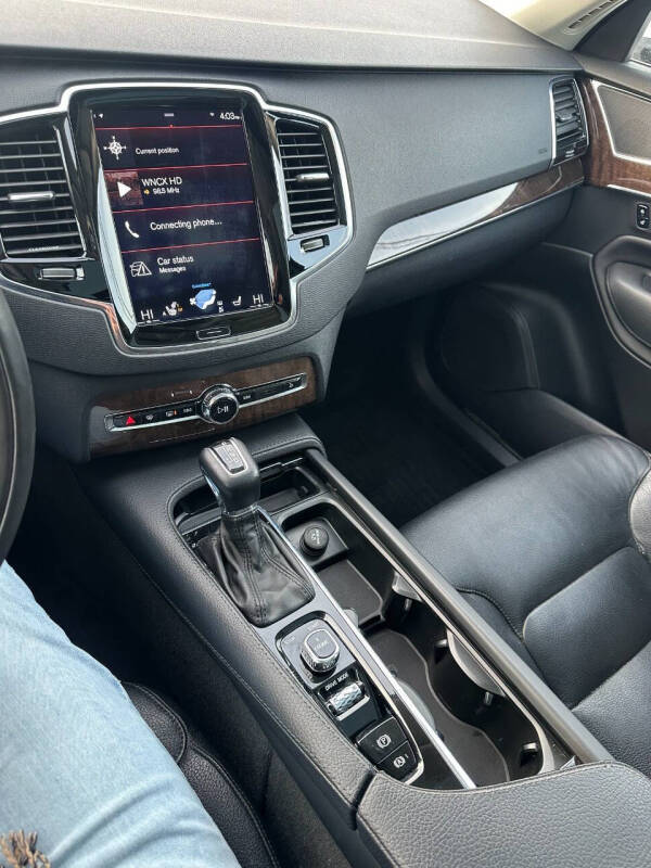 2016 Volvo XC90 T6 Momentum