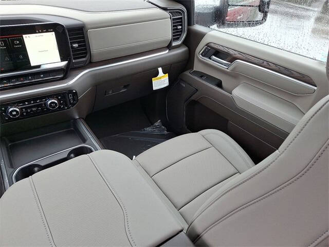 2025 GMC Sierra 2500HD