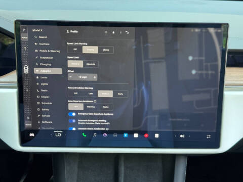 2023 Tesla Model X Standard Range