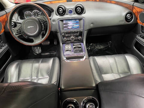 2013 Jaguar XJ