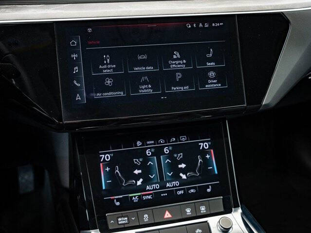 2022 Audi e-tron quattro Premium