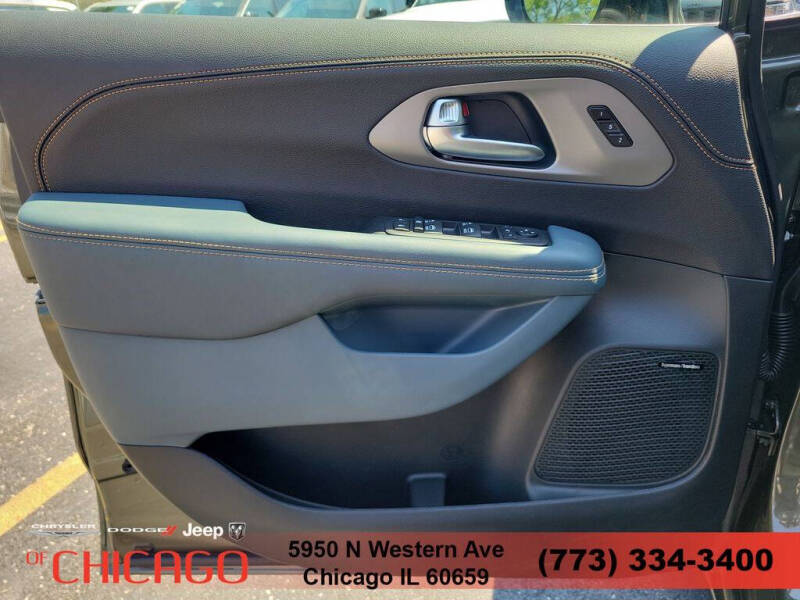 2027 Chrysler Pacifica Pinnacle