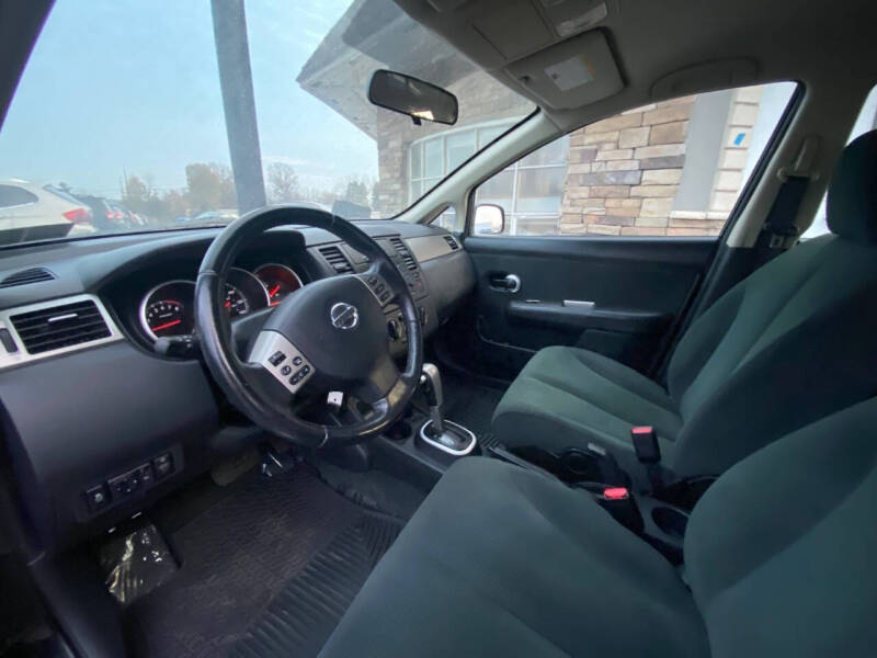 2012 Nissan Versa 1.8 SL