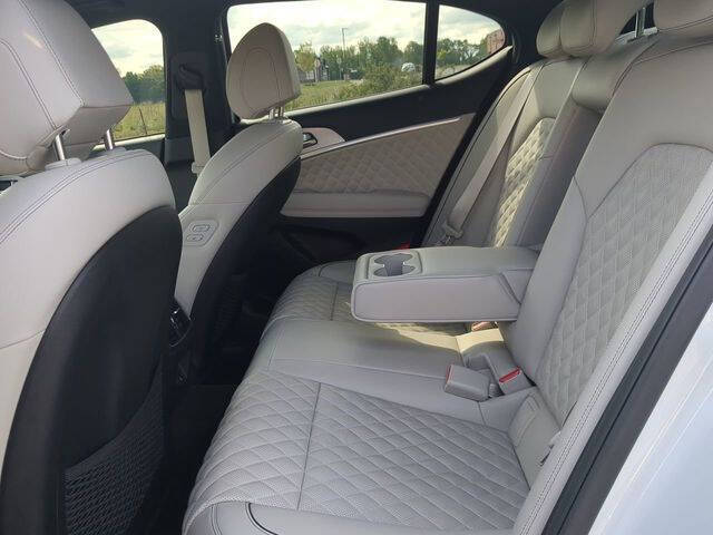2023 Genesis G70