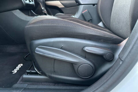 2017 Jeep Cherokee Sport Altitude