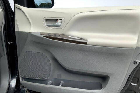 2019 Toyota Sienna XLE 8-Passenger