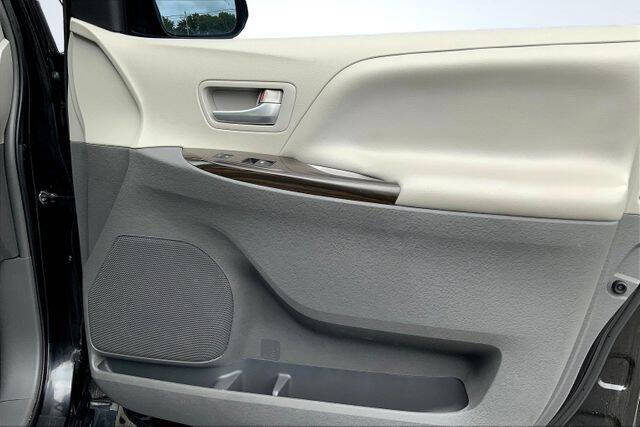 2019 Toyota Sienna XLE 8-Passenger