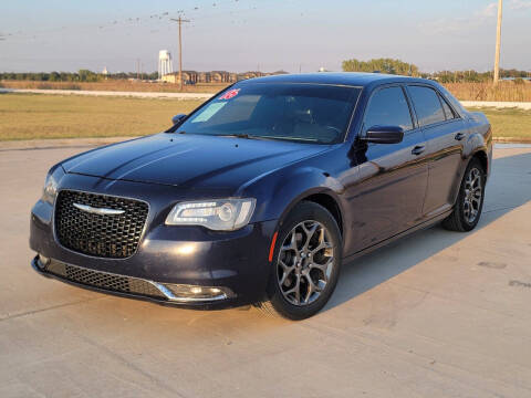 2016 Chrysler 300 for sale at Chihuahua Auto Sales in Perryton TX