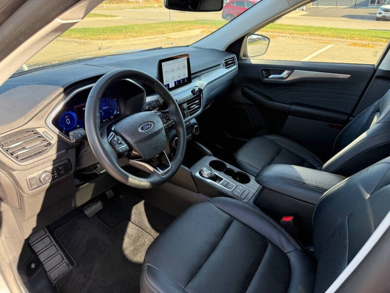 2022 Ford Escape Titanium