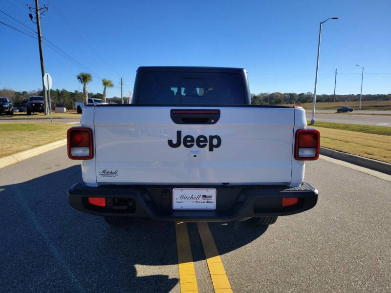 2026 Jeep Gladiator Sport S