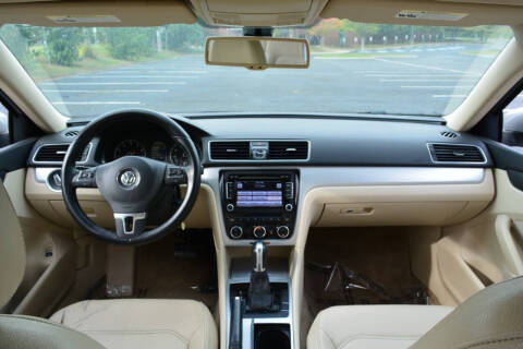 2012 Volkswagen Passat SE