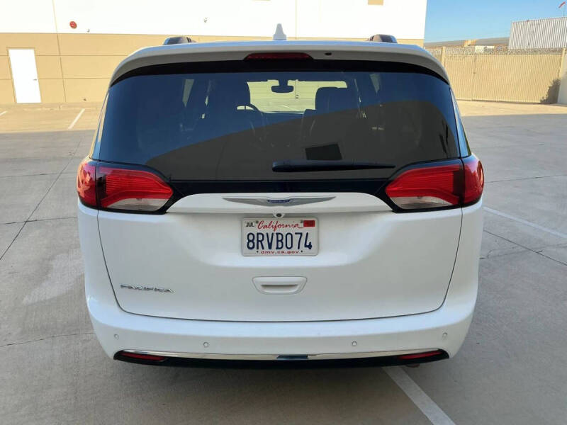 2019 Chrysler Pacifica Touring L