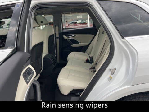 2025 Audi Q5 quattro Premium TFSI