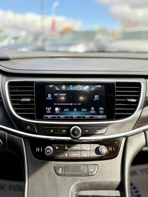 2018 Buick LaCrosse Essence