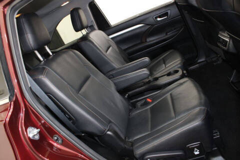 2017 Toyota Highlander SE