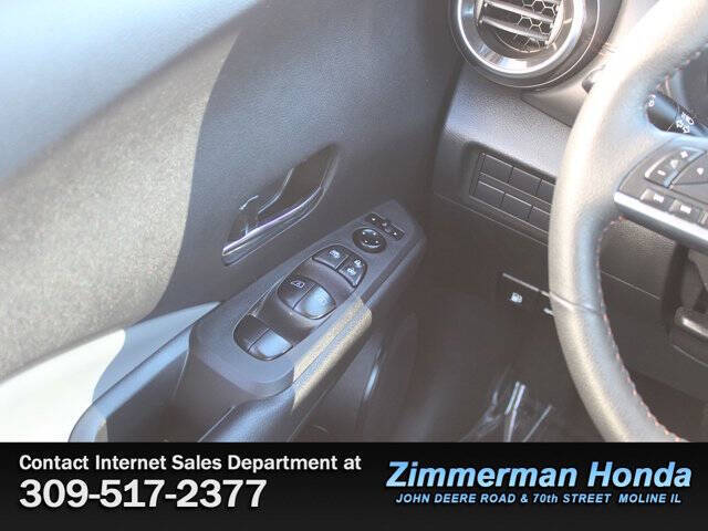 2024 Nissan Kicks SR