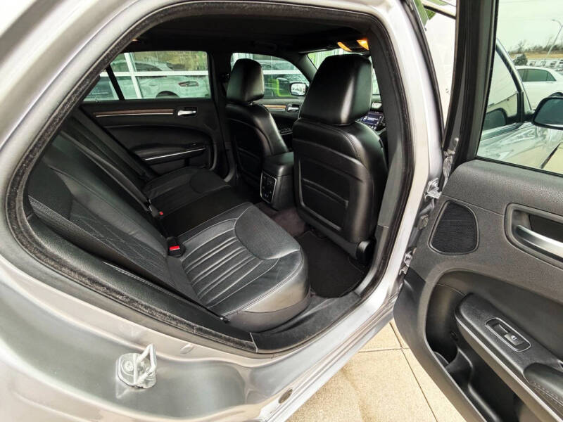 2017 Chrysler 300 C Platinum