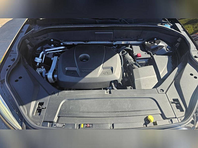 2017 Volvo XC90 T6 Momentum