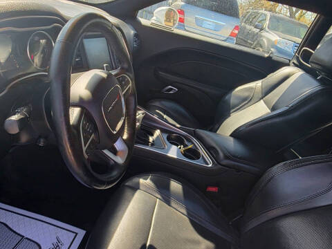 2016 Dodge Challenger SXT Plus