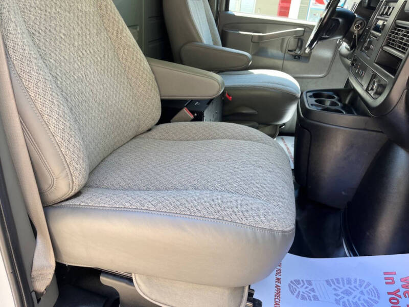 2017 GMC Savana 2500