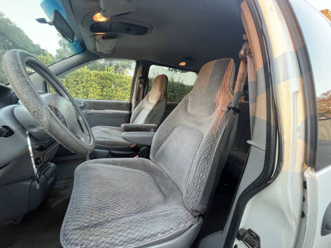 1998 Dodge Grand Caravan SE