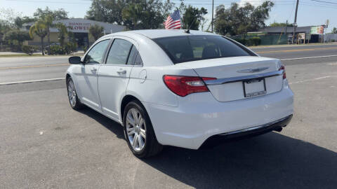2013 Chrysler 200 LX