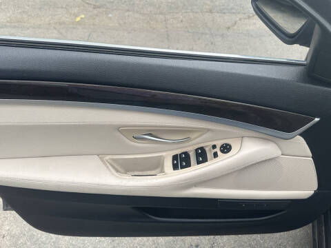 2013 BMW 5 Series 528i xDrive