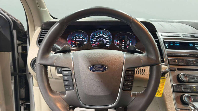 2011 Ford Taurus SEL