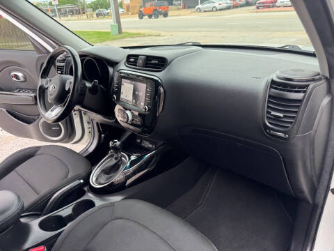 2018 Kia Soul +