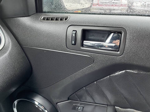 2010 Ford Mustang V6