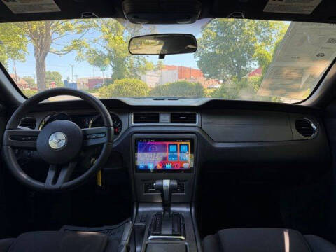 2012 Ford Mustang V6