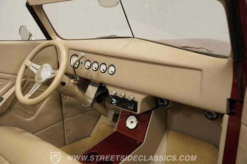 1937 Ford Cabriolet