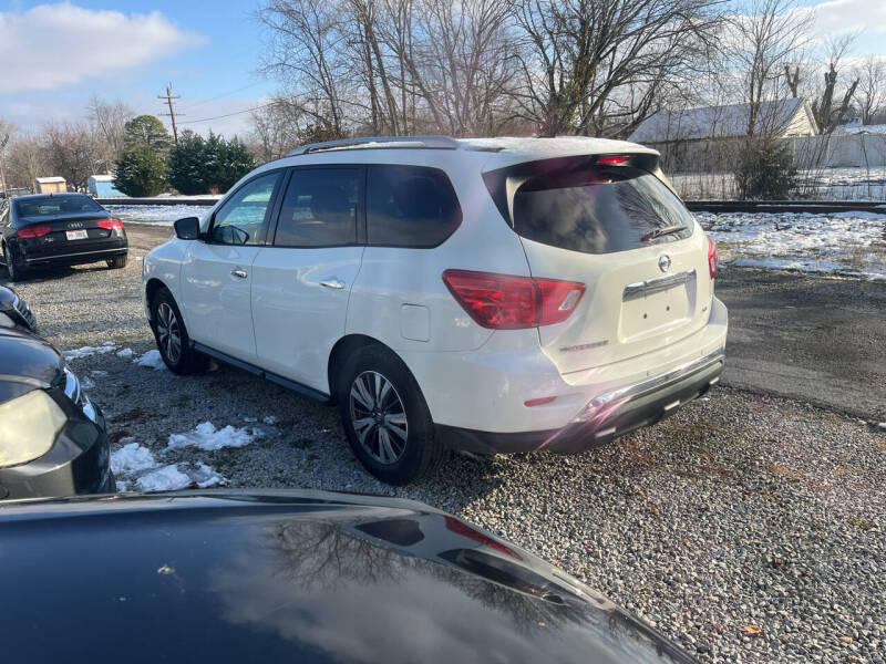 2017 Nissan Pathfinder SV
