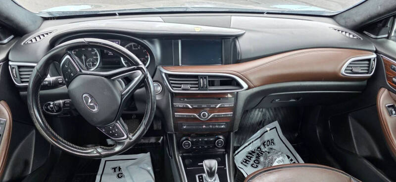 2018 Infiniti QX30 Premium