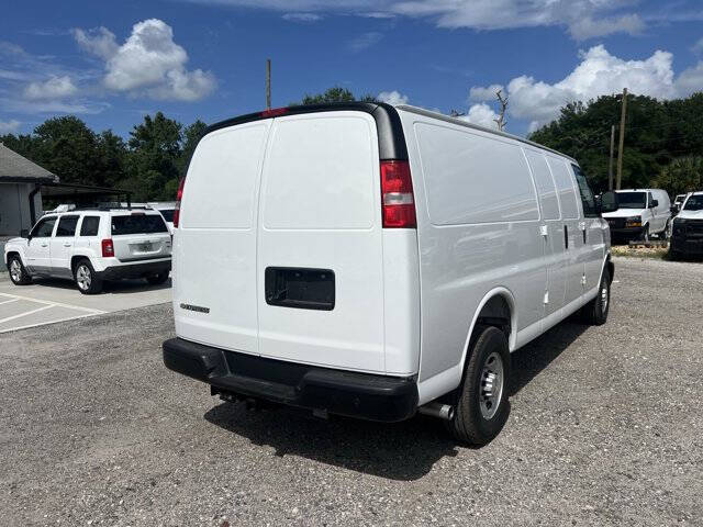 2025 Chevrolet Express 2500