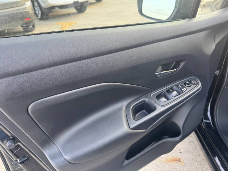 2023 Nissan Versa SV