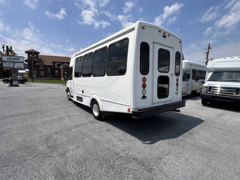 2014 Chevrolet Express C-4500 Shuttle Bus