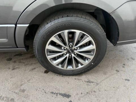 2016 Lincoln Navigator Select