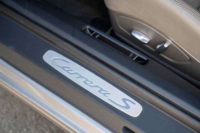 2012 Porsche 911 13