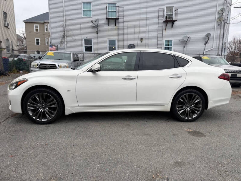 2015 Infiniti Q70 3.7