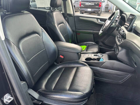 2021 Ford Escape SEL