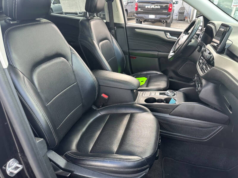 2021 Ford Escape SEL